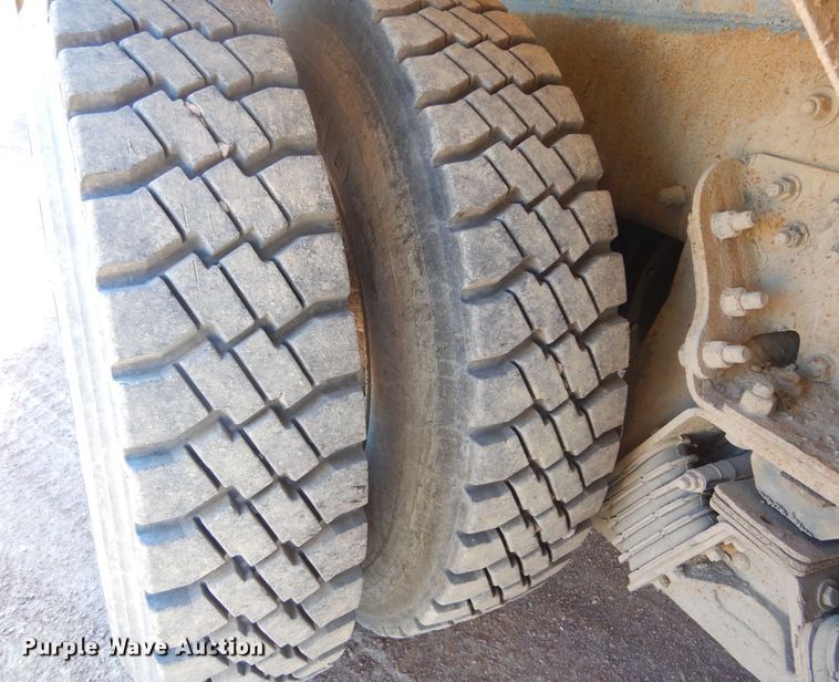 image for item MX9801 2004 Kenworth W900  ready mix truck