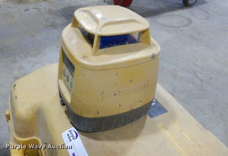 image for item MX9810 (2) construction lasers