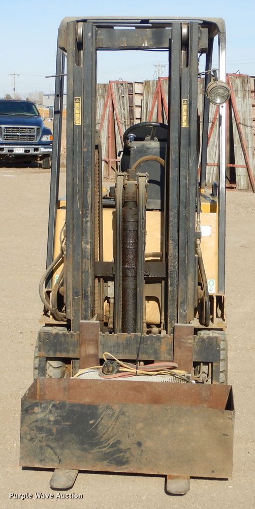 image for item MX9816 Caterpillar M40D  forklift