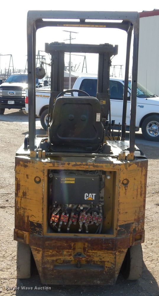 image for item MX9816 Caterpillar M40D  forklift