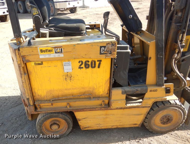 image for item MX9816 Caterpillar M40D  forklift