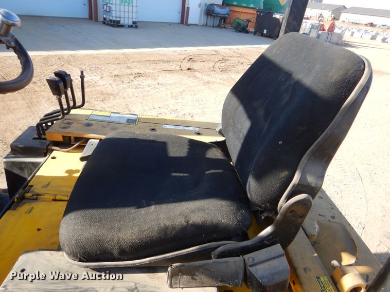 image for item MX9816 Caterpillar M40D  forklift