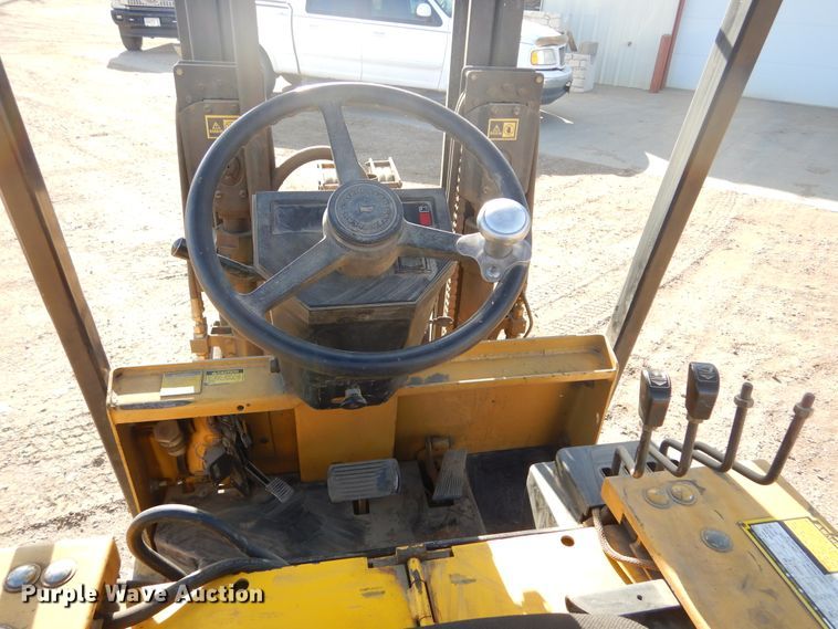 image for item MX9816 Caterpillar M40D  forklift