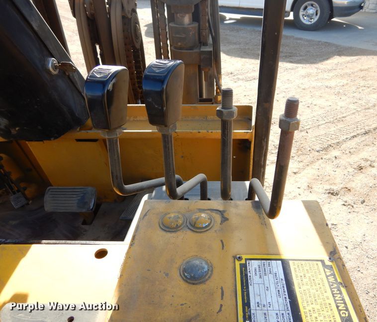image for item MX9816 Caterpillar M40D  forklift