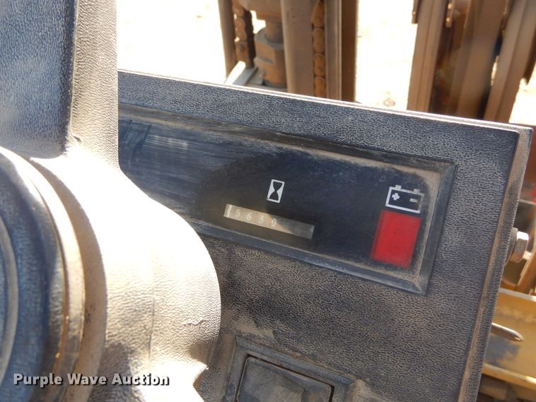 image for item MX9816 Caterpillar M40D  forklift