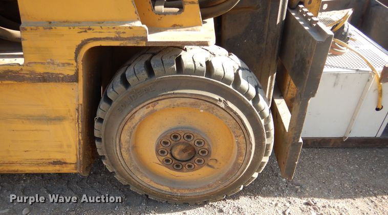 image for item MX9816 Caterpillar M40D  forklift