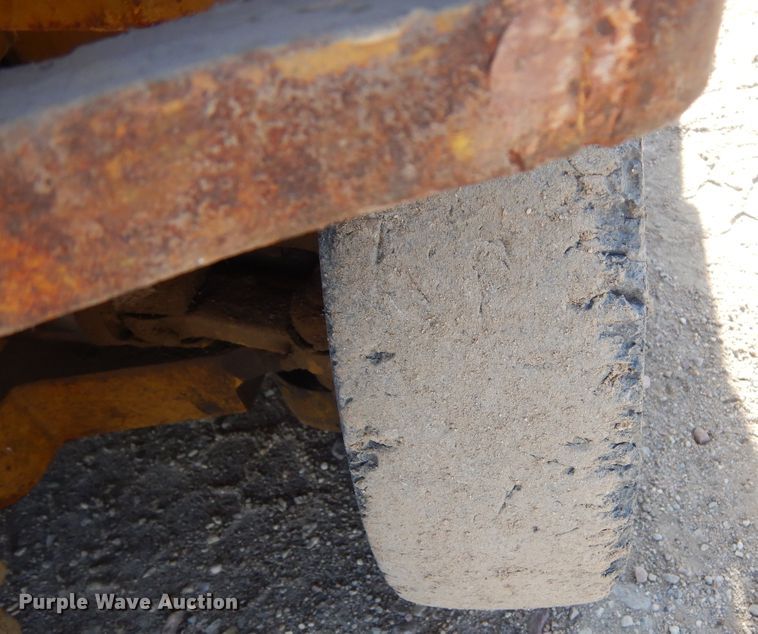 image for item MX9816 Caterpillar M40D  forklift