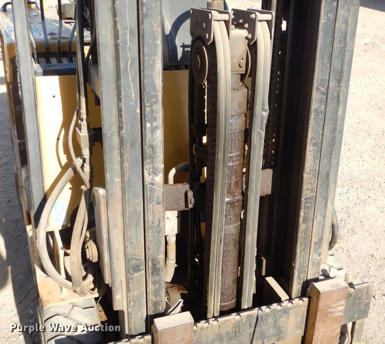 image for item MX9816 Caterpillar M40D  forklift