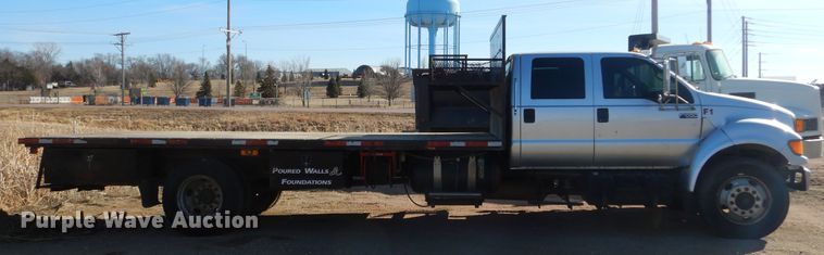 image for item MX9817 2000 Ford F650  Crew Cab flatbed truck