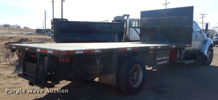 image for item MX9817 2000 Ford F650  Crew Cab flatbed truck