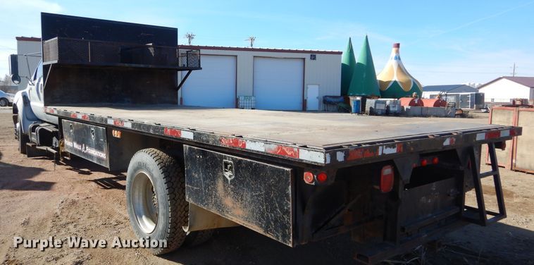 image for item MX9817 2000 Ford F650  Crew Cab flatbed truck