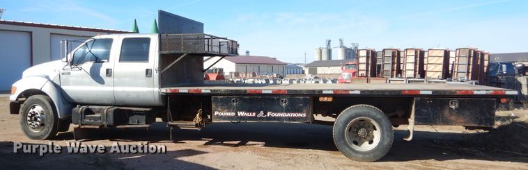 image for item MX9817 2000 Ford F650  Crew Cab flatbed truck