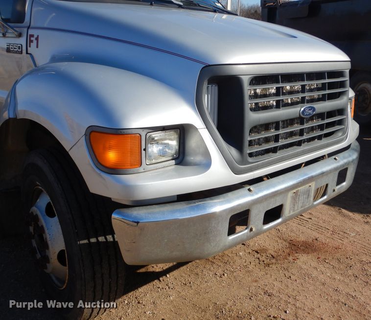 image for item MX9817 2000 Ford F650  Crew Cab flatbed truck