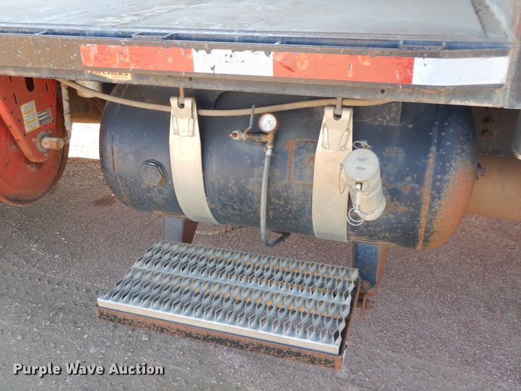 image for item MX9817 2000 Ford F650  Crew Cab flatbed truck