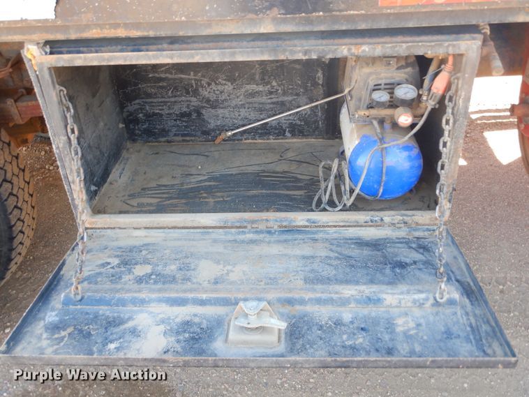 image for item MX9817 2000 Ford F650  Crew Cab flatbed truck