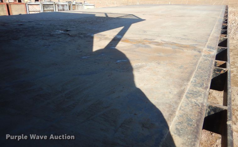 image for item MX9817 2000 Ford F650  Crew Cab flatbed truck