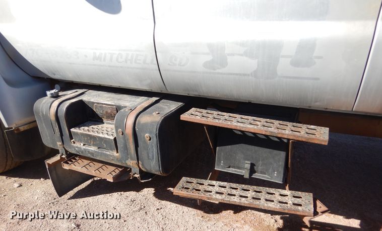 image for item MX9817 2000 Ford F650  Crew Cab flatbed truck