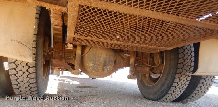 image for item MX9817 2000 Ford F650  Crew Cab flatbed truck