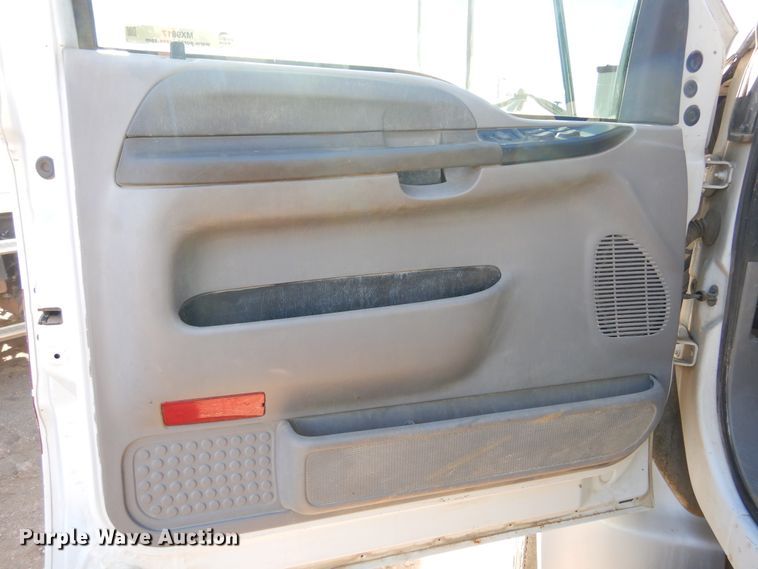 image for item MX9817 2000 Ford F650  Crew Cab flatbed truck