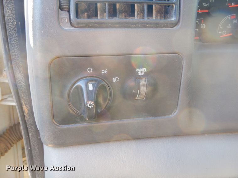 image for item MX9817 2000 Ford F650  Crew Cab flatbed truck