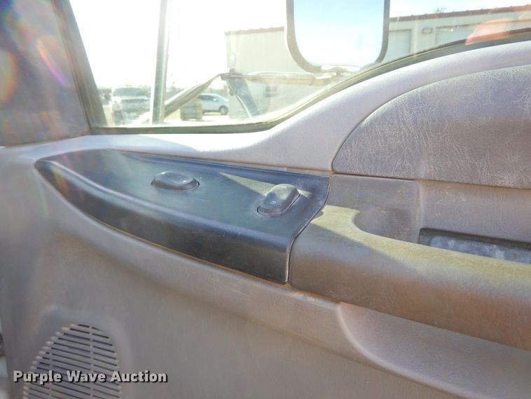 image for item MX9817 2000 Ford F650  Crew Cab flatbed truck