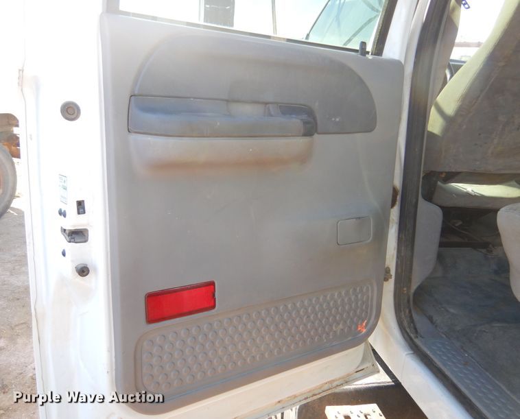 image for item MX9817 2000 Ford F650  Crew Cab flatbed truck