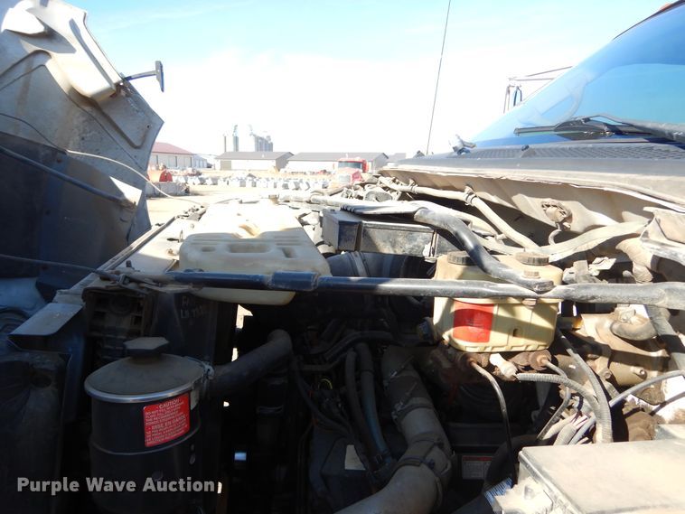 image for item MX9817 2000 Ford F650  Crew Cab flatbed truck