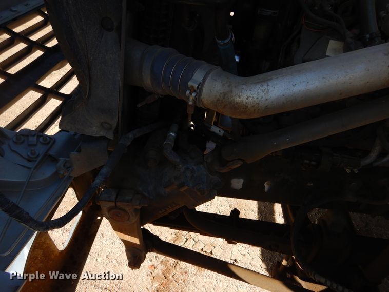 image for item MX9817 2000 Ford F650  Crew Cab flatbed truck