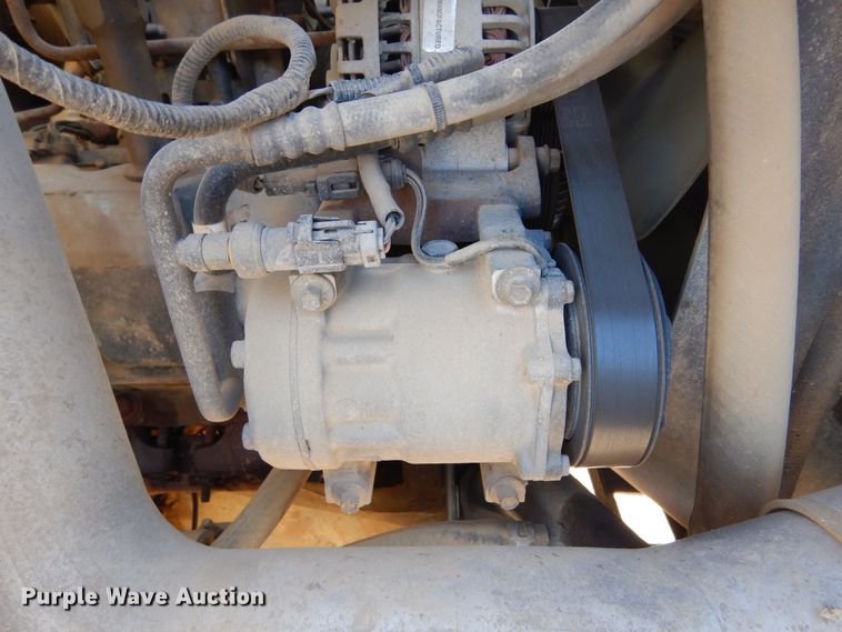 image for item MX9817 2000 Ford F650  Crew Cab flatbed truck