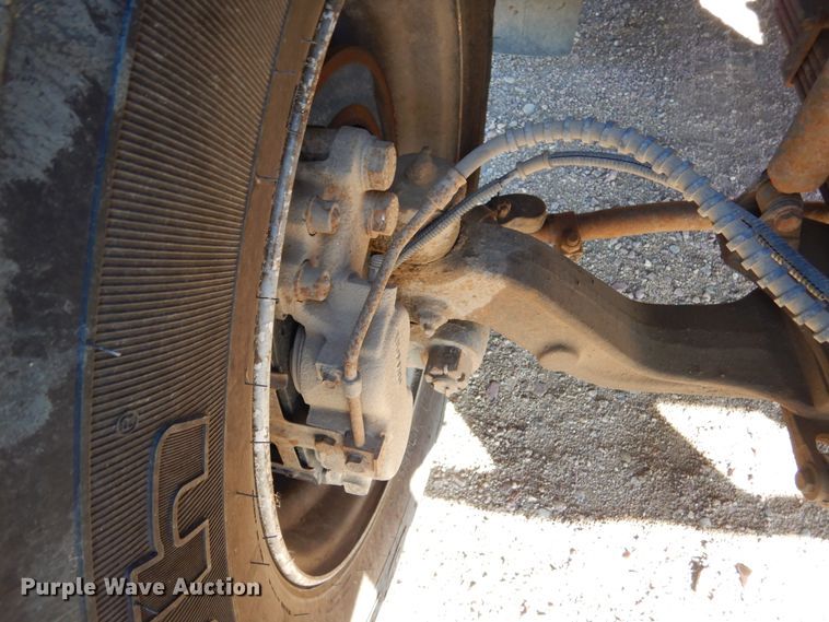 image for item MX9817 2000 Ford F650  Crew Cab flatbed truck