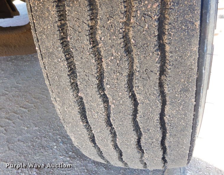 image for item MX9817 2000 Ford F650  Crew Cab flatbed truck