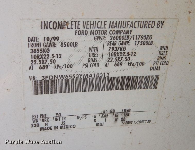 image for item MX9817 2000 Ford F650  Crew Cab flatbed truck