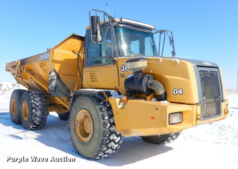 image for item MX9818 2004 John Deere 300D  haul truck