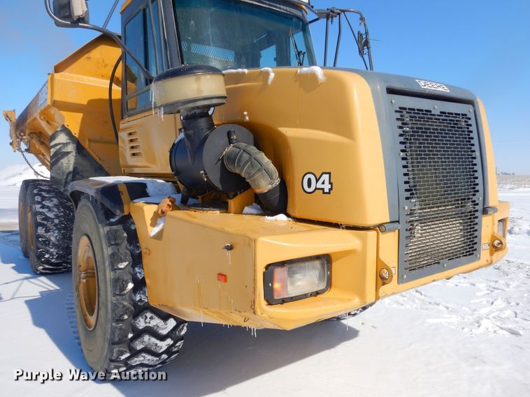 image for item MX9818 2004 John Deere 300D  haul truck