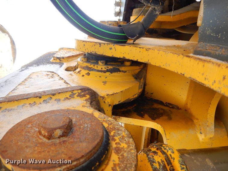 image for item MX9818 2004 John Deere 300D  haul truck