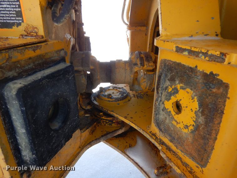 image for item MX9818 2004 John Deere 300D  haul truck