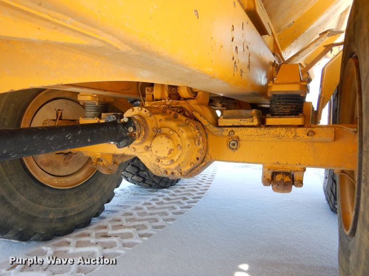 image for item MX9818 2004 John Deere 300D  haul truck