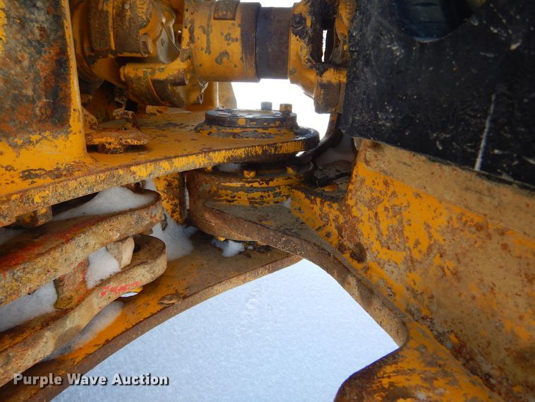 image for item MX9818 2004 John Deere 300D  haul truck