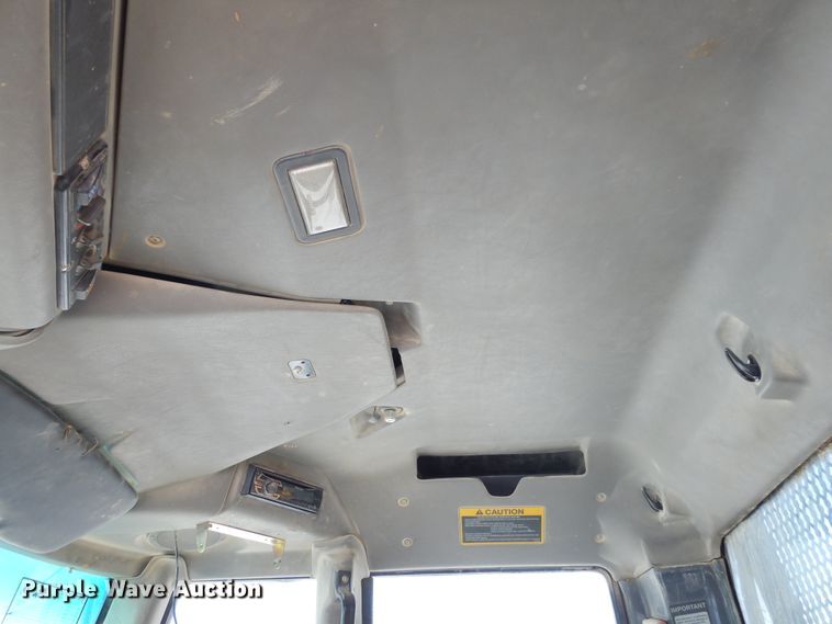 image for item MX9818 2004 John Deere 300D  haul truck