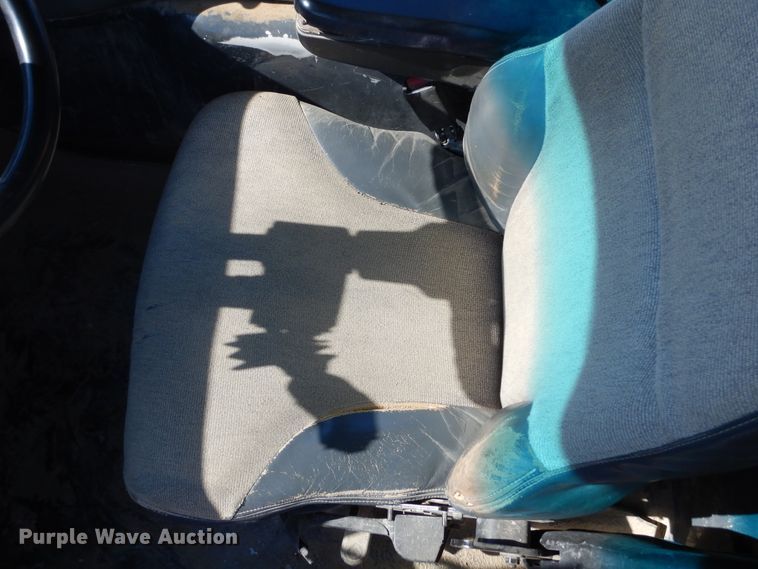 image for item MX9818 2004 John Deere 300D  haul truck