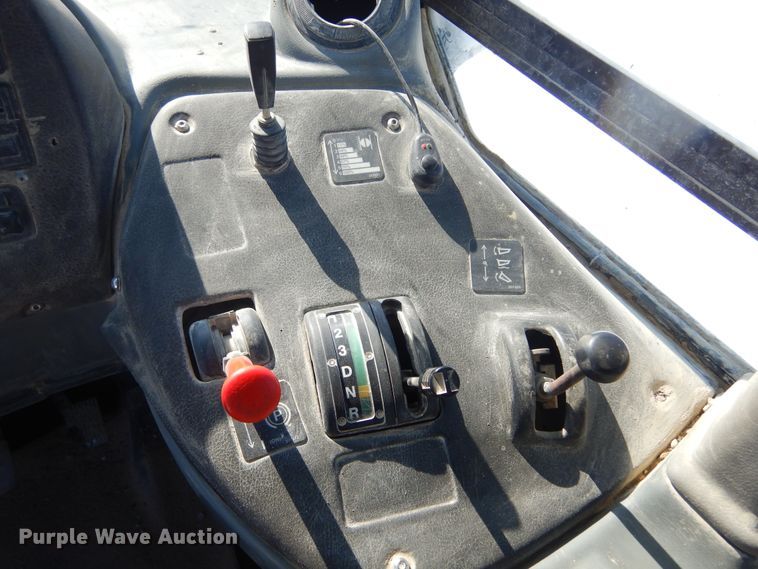 image for item MX9818 2004 John Deere 300D  haul truck