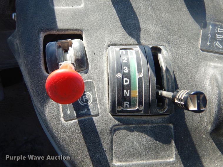 image for item MX9818 2004 John Deere 300D  haul truck