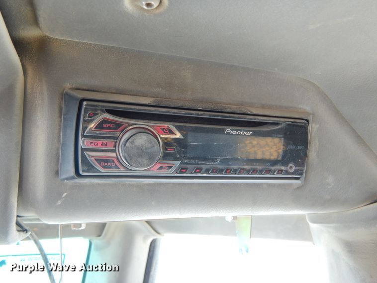 image for item MX9818 2004 John Deere 300D  haul truck