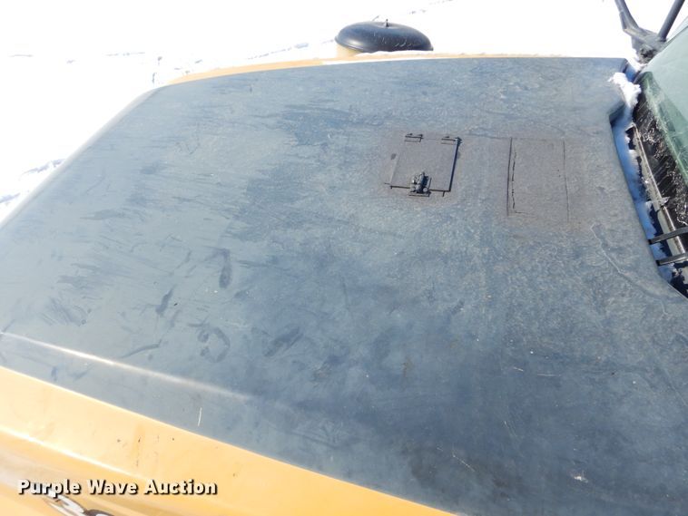 image for item MX9818 2004 John Deere 300D  haul truck