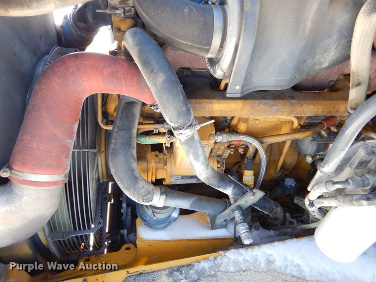 image for item MX9818 2004 John Deere 300D  haul truck