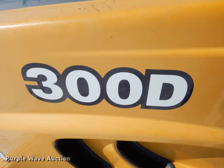 image for item MX9818 2004 John Deere 300D  haul truck