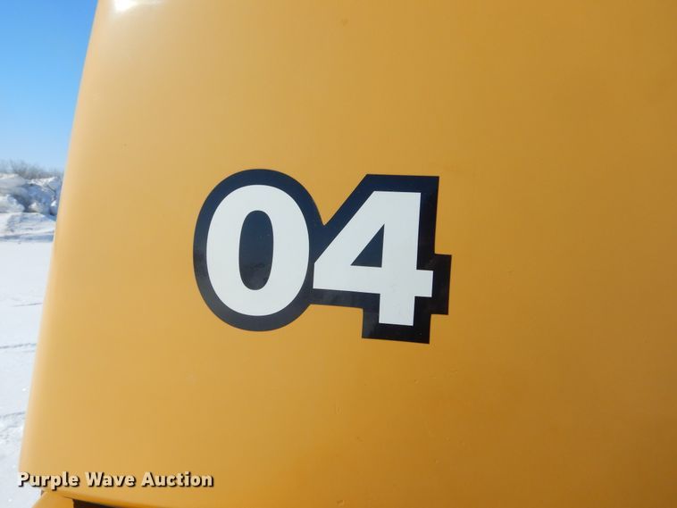 image for item MX9818 2004 John Deere 300D  haul truck