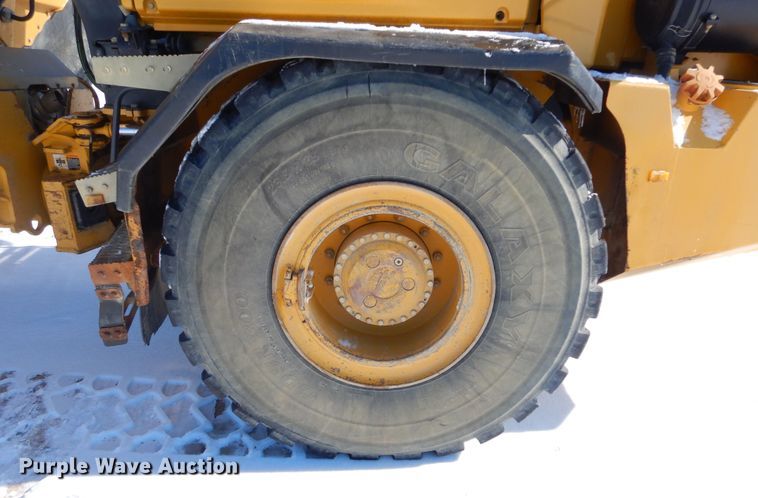 image for item MX9818 2004 John Deere 300D  haul truck