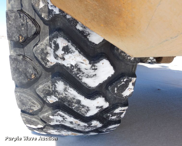 image for item MX9818 2004 John Deere 300D  haul truck