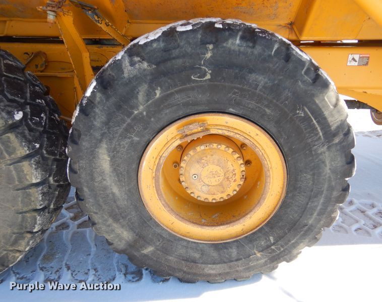 image for item MX9818 2004 John Deere 300D  haul truck